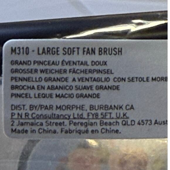 Morphe M310 - Large Soft Fan Brush - NEW - Picture 2 of 3